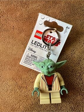 Lego Star Wars Yoda LED Keychain in Green and Cream